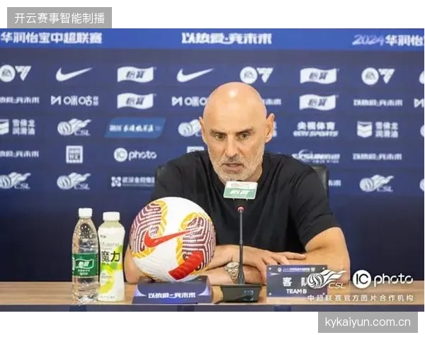 穆斯卡特坚持进攻哲学，上海海港通过高位压迫与阵容轮换寻求卫冕之路